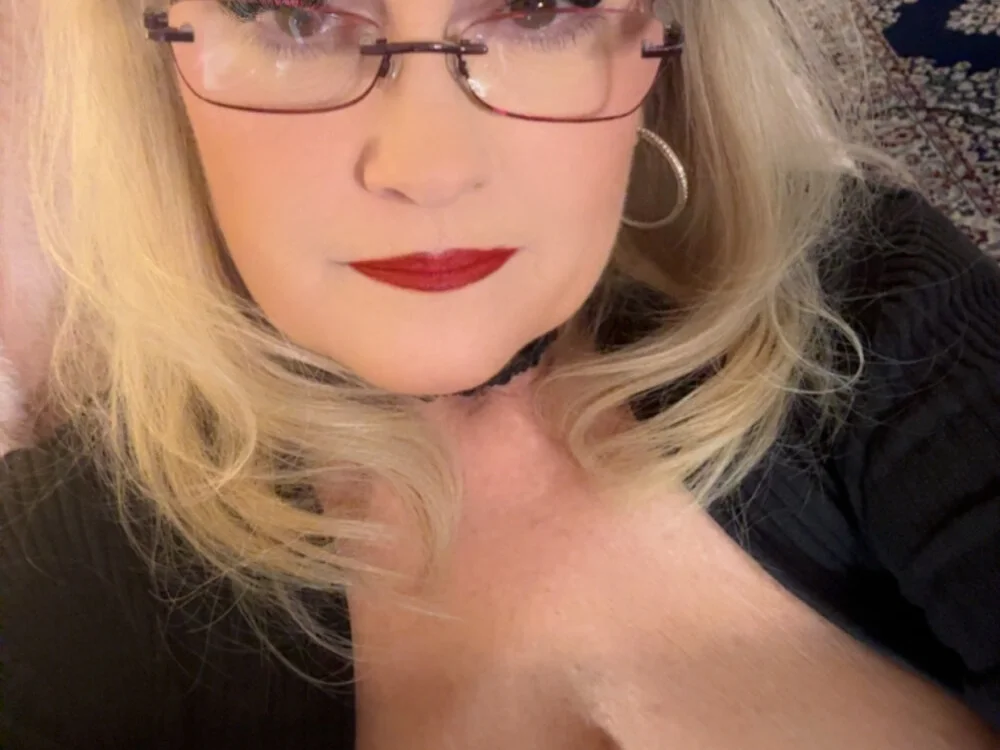 Ava-888's Offline XXX Chat