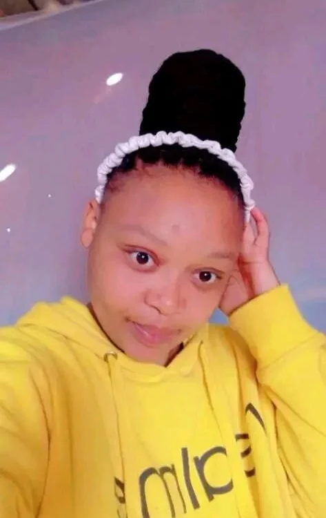 LillyTess 离线XXX聊天