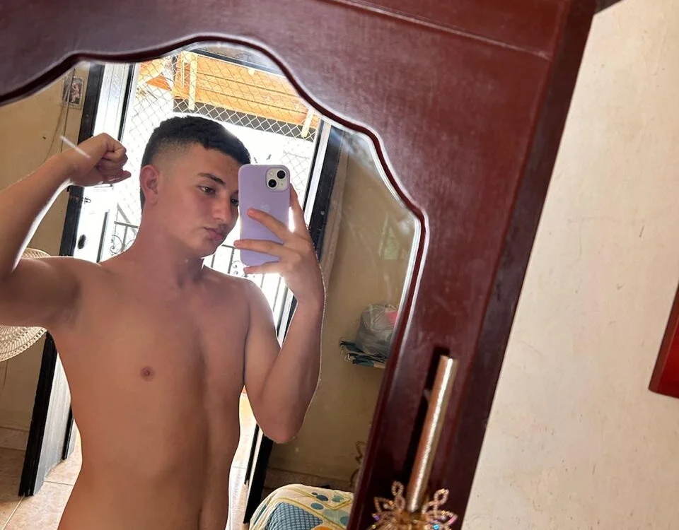 Alexx_Storm Offline XXX-chat