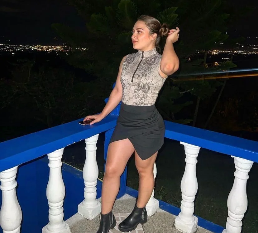Maddy_James' Offline Chat Room