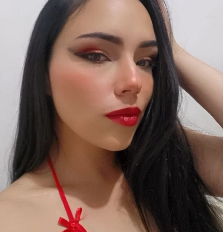 Andrea_2781's Offline XXX Chat