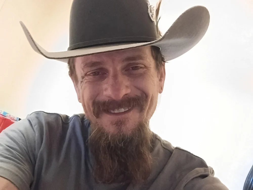 Bob364@xh's Offline Chat Room