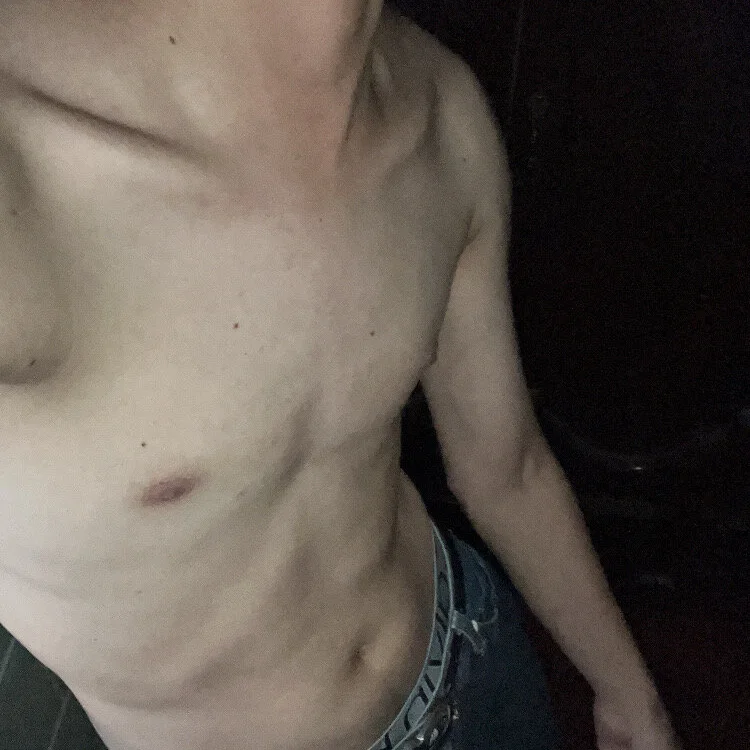 Adonay6904 offline chatrum