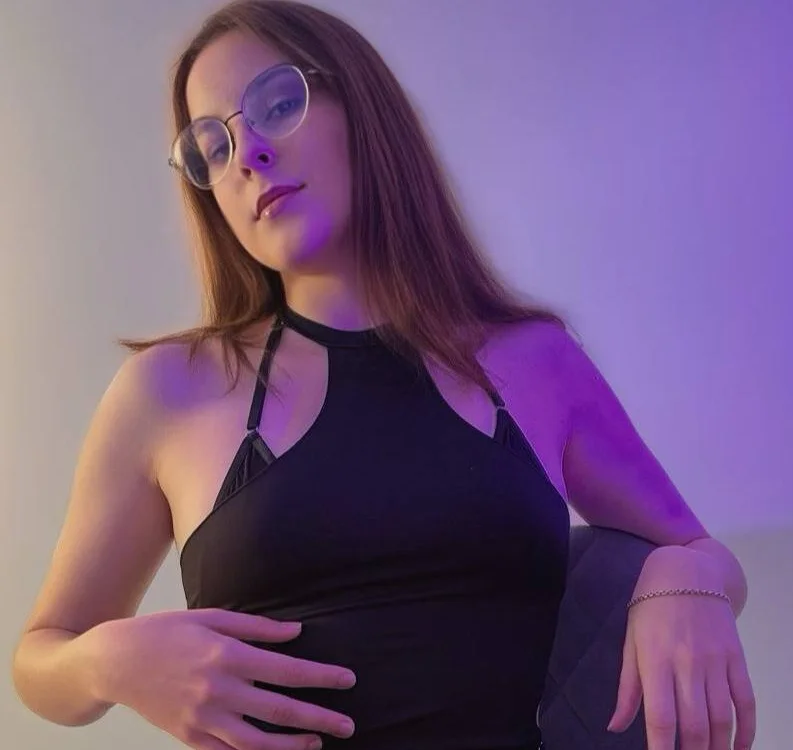MayCandy34's Offline Chat Room