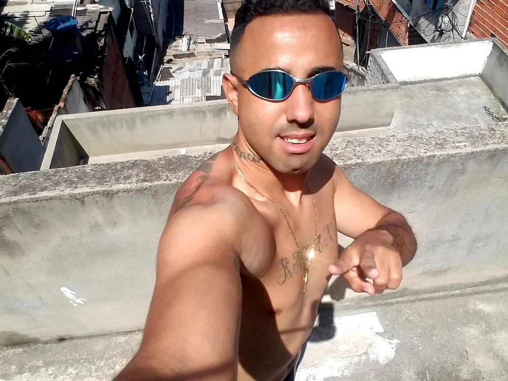 moreninho_37 offline chatrum