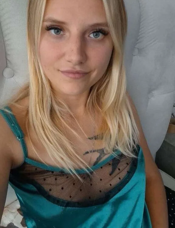 Brittany_Dodds' Offline XXX Chat