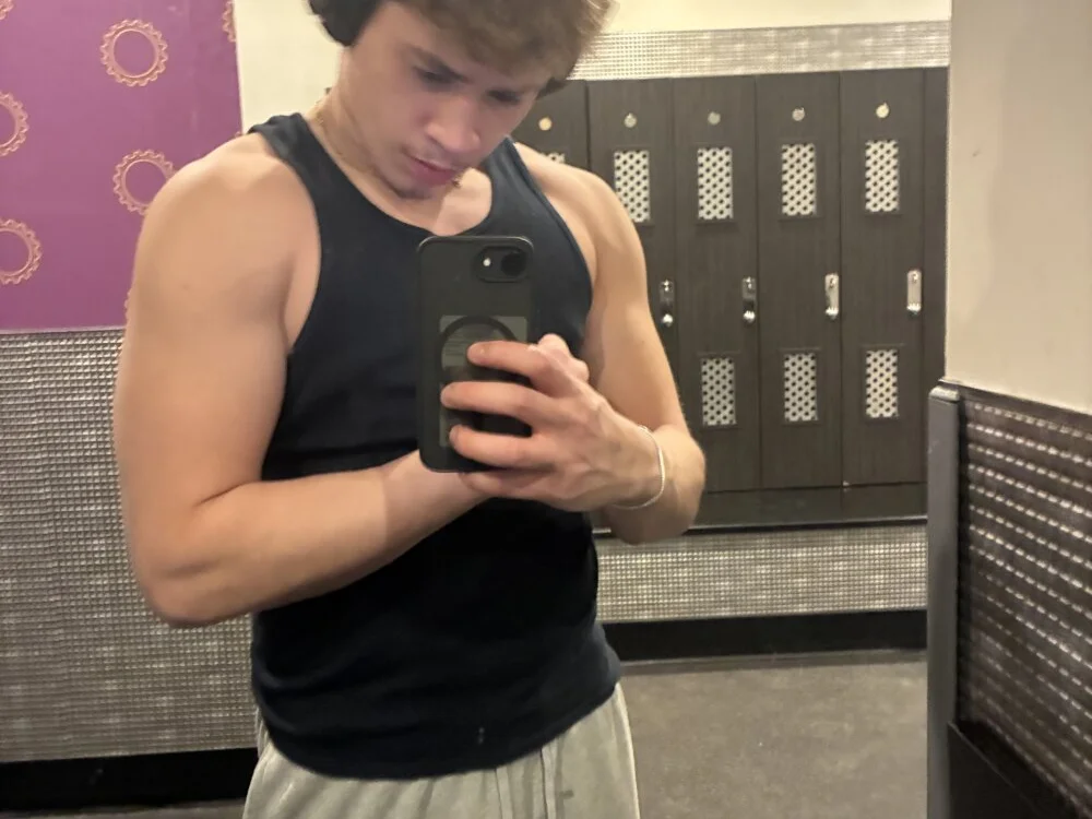 Офлайн-чат XXX MikeyLinked