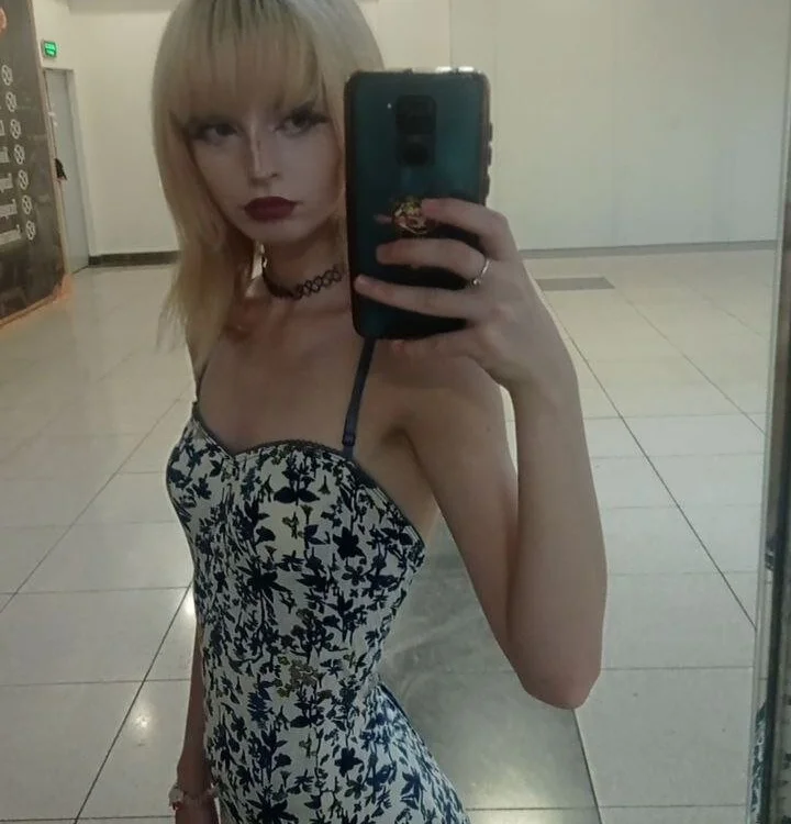 AmandaCutse's Offline Chat Room