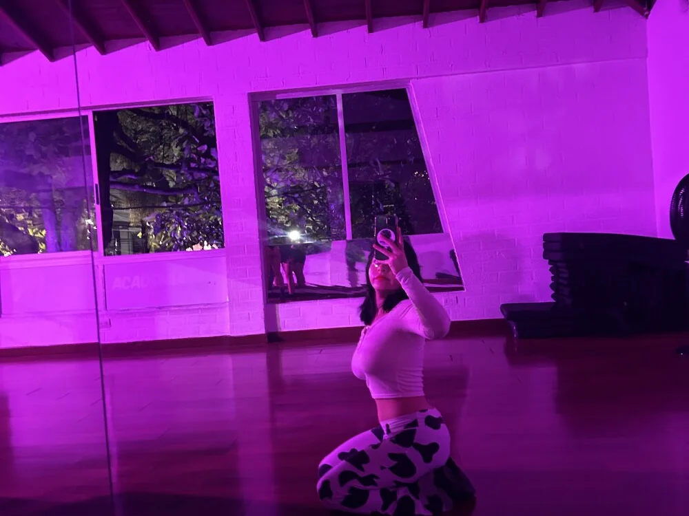 agnes_213 Offline XXX-chat