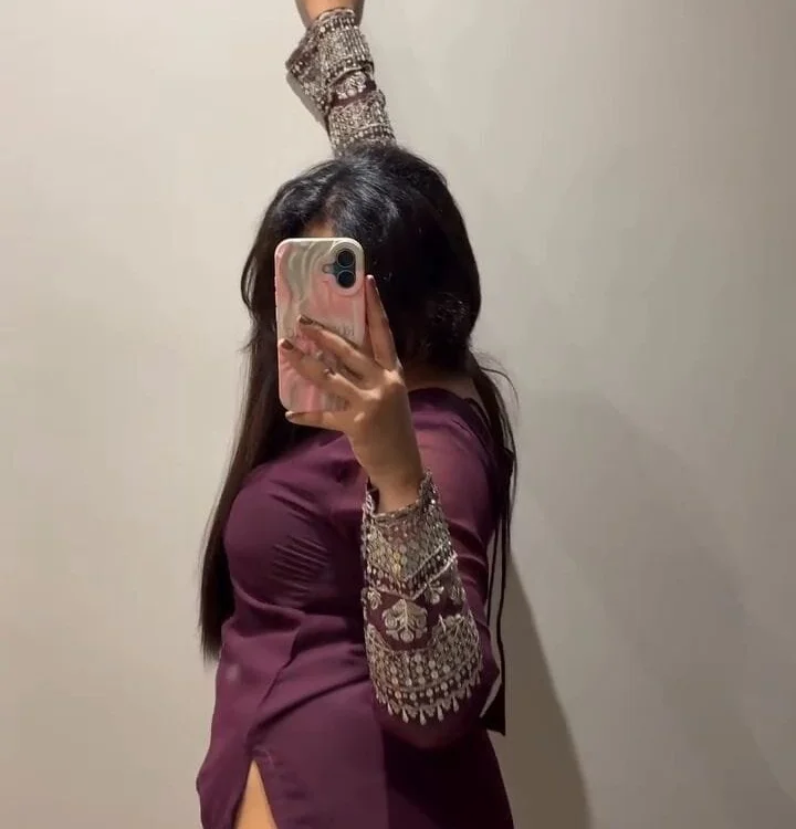 Glow_Queen's Offline XXX Chat