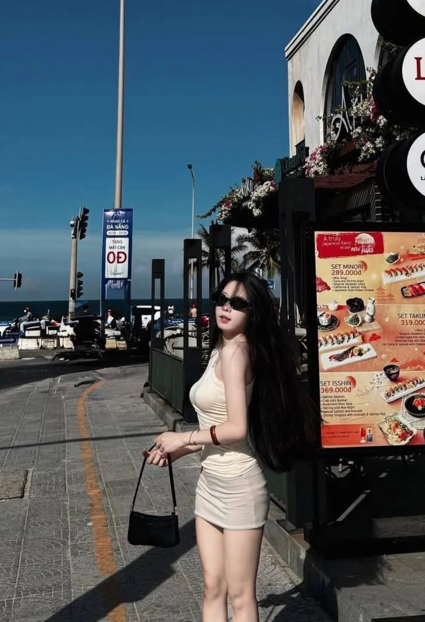 LilyLily68 cover photo