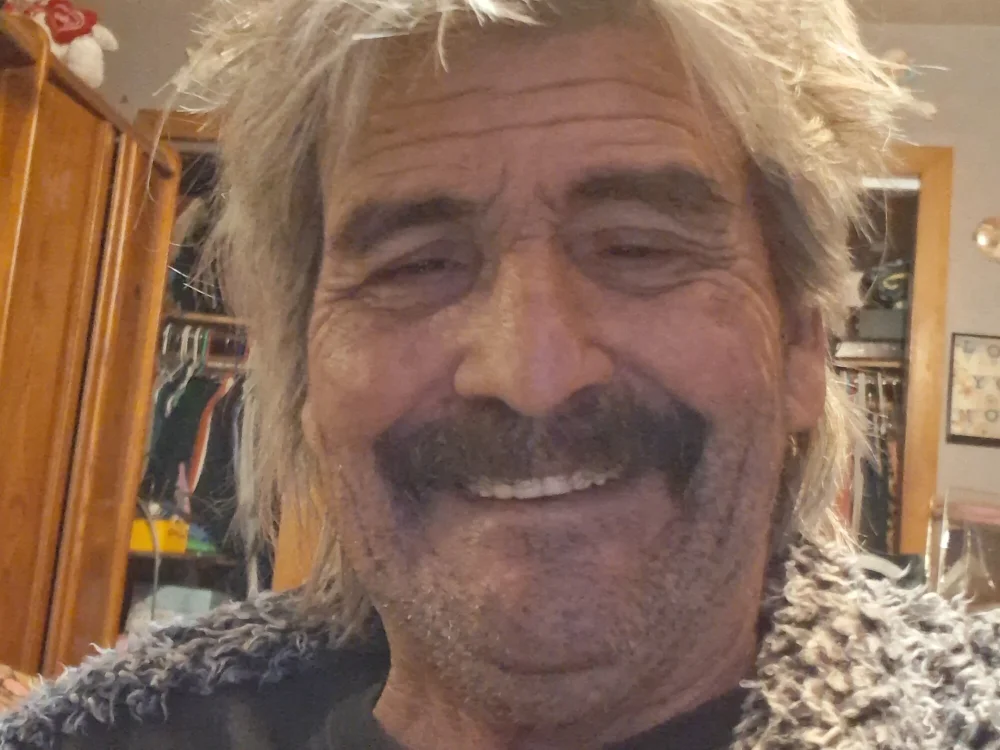 ronk71897440 offline chatrum