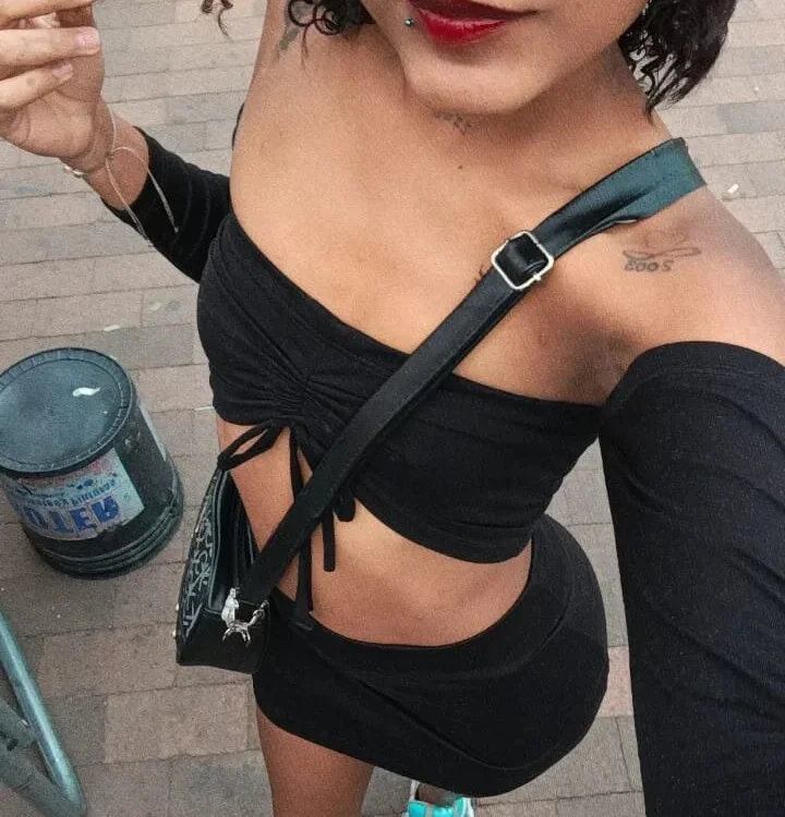 Offline XXX chat modela EmilyAura
