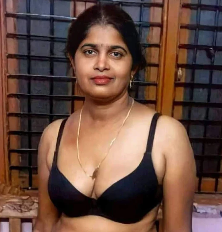 Poonam_cut's Offline Chat Room