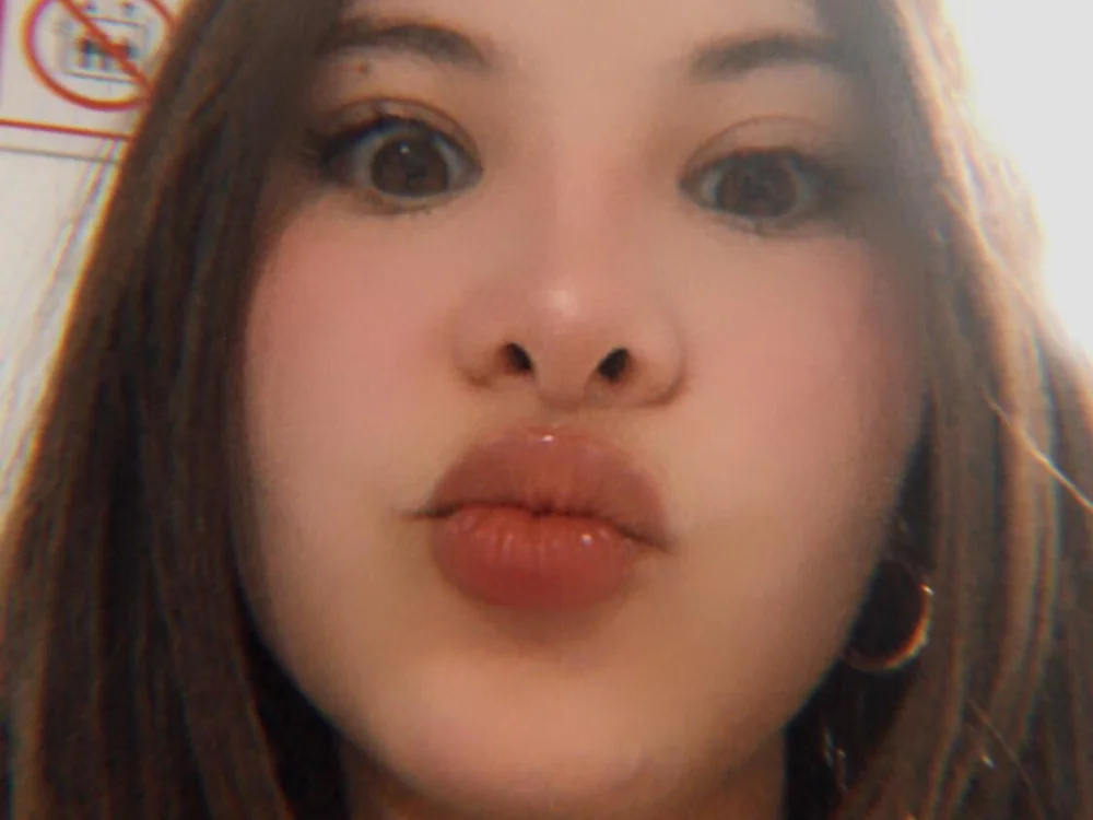 Hellen_coy's Offline XXX Chat