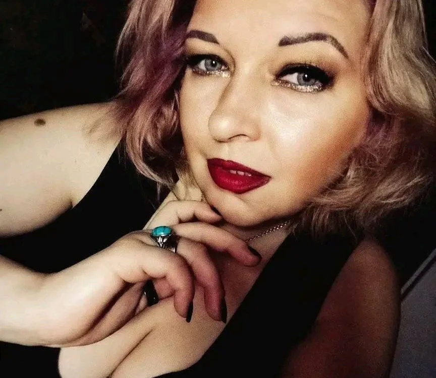 Offline chatovací místnost Kittyy_lo