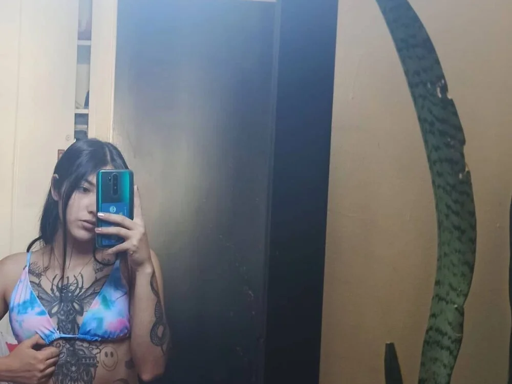 แชท XXX ออฟไลน์ของ SurpriseMadlicia