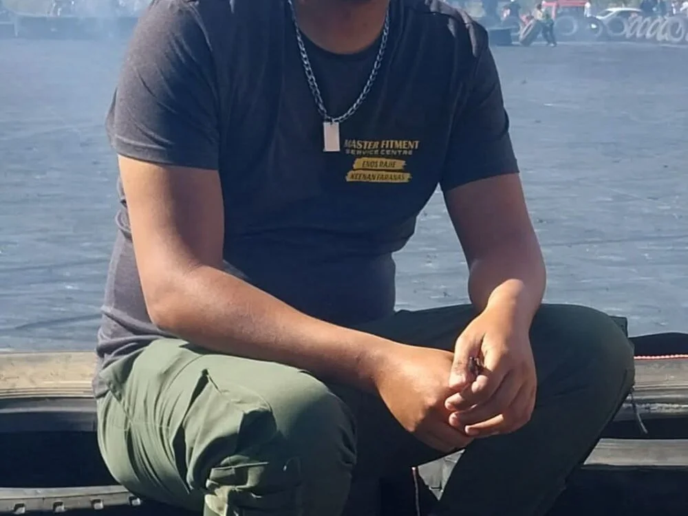 Yastos26 離線 XXX 聊天