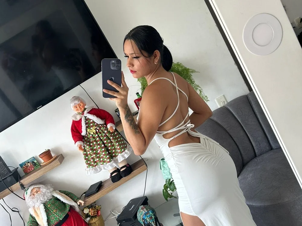 Doll_maca's Offline XXX Chat