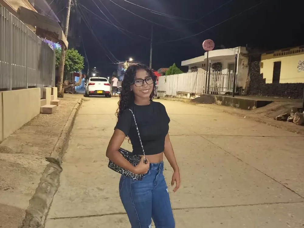 yerliss_petitee's Offline XXX Chat