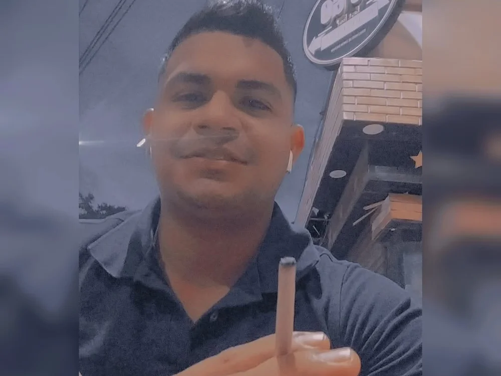 MORENOCALIENTEa's Offline XXX Chat