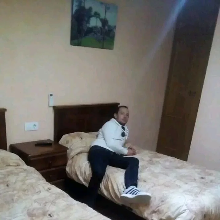 Leonardo_061988 Obrolan XXX Offline