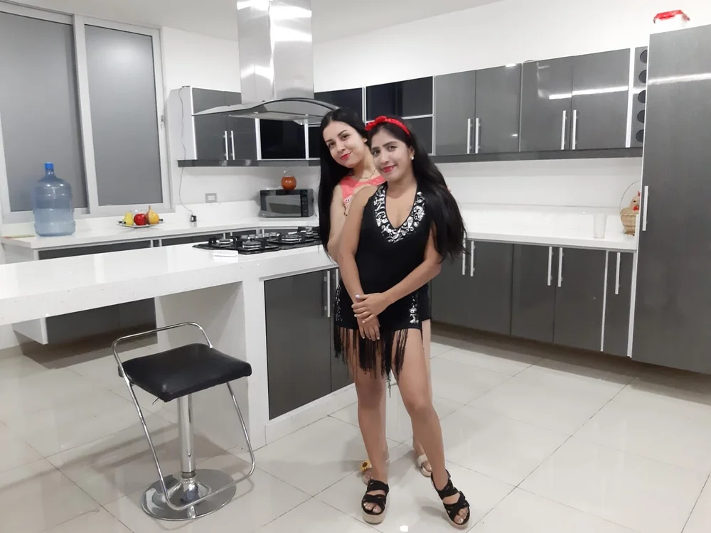 TheHomeSexShow's Offline XXX Chat