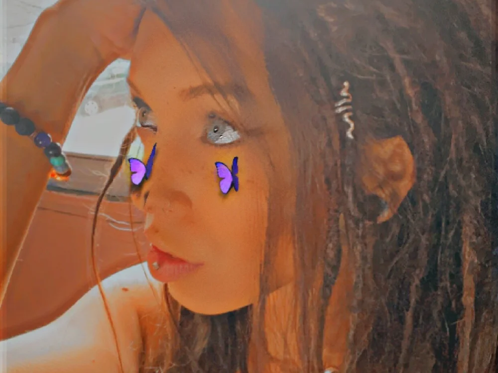 Beautiful_Poison69's Offline XXX Chat