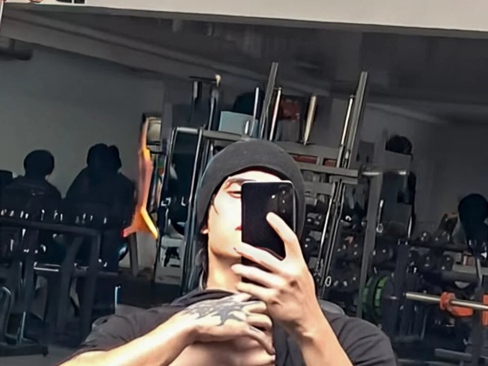 eren_jeager অফলাইন XXX চ্যাট