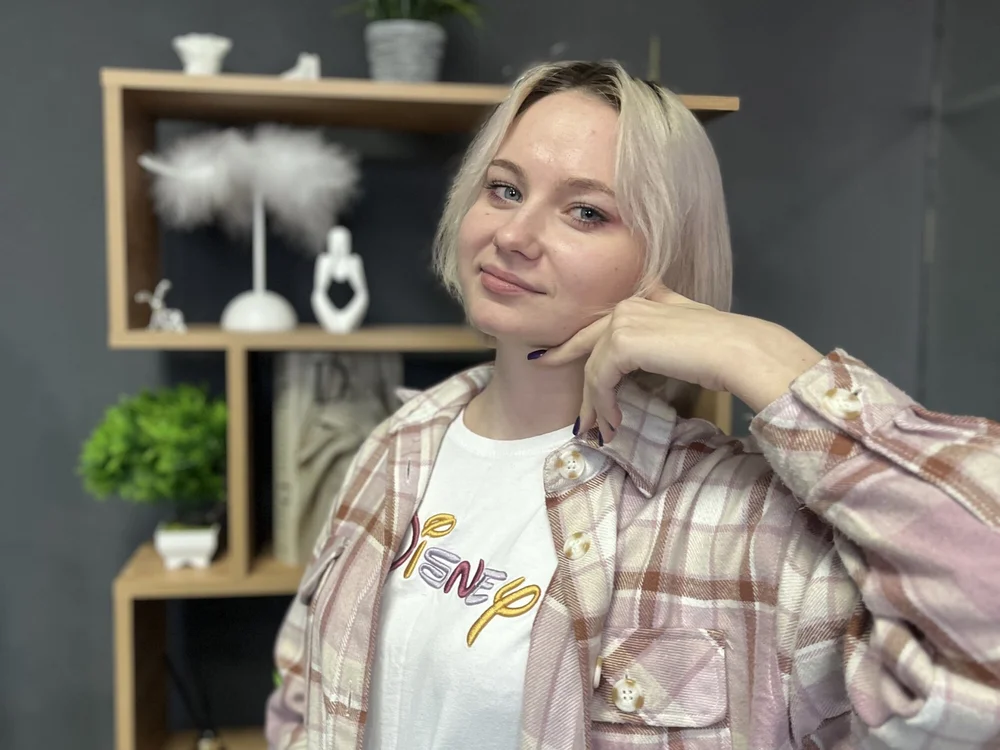 LynneFort's Offline Chat Room