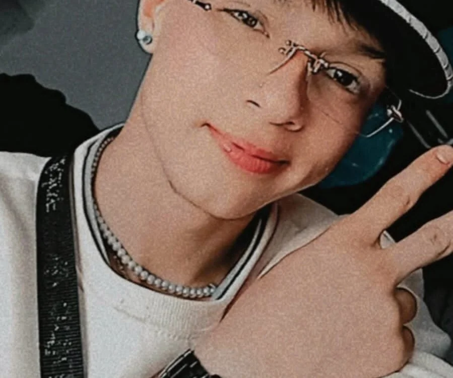 Sebas_and_Juniior offline chatrum