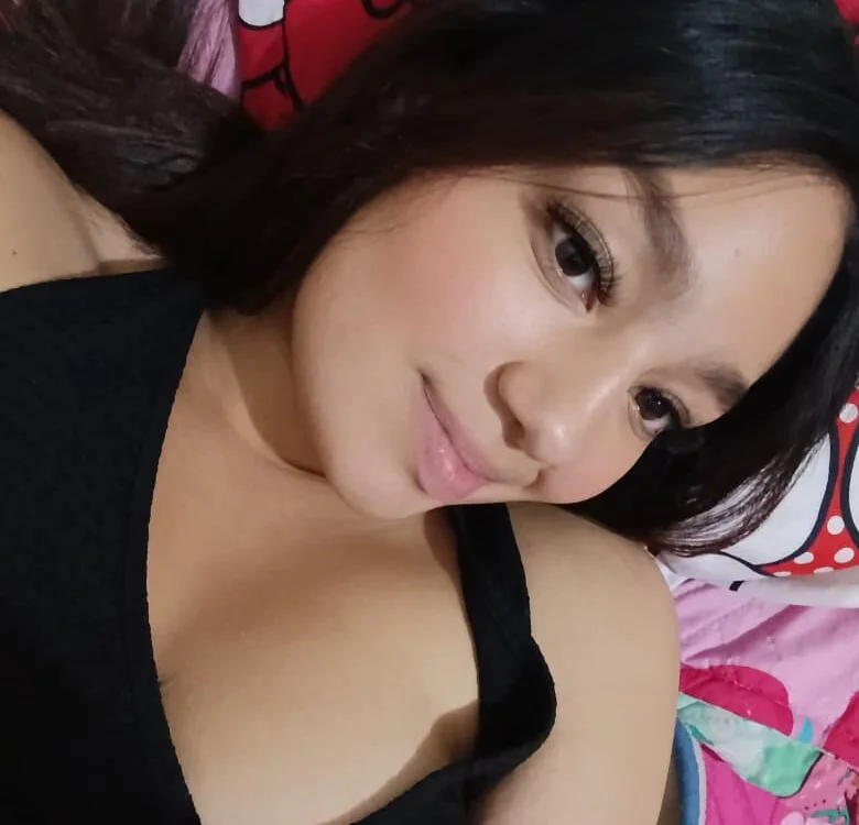 Emiily_clay's Offline Chat Room