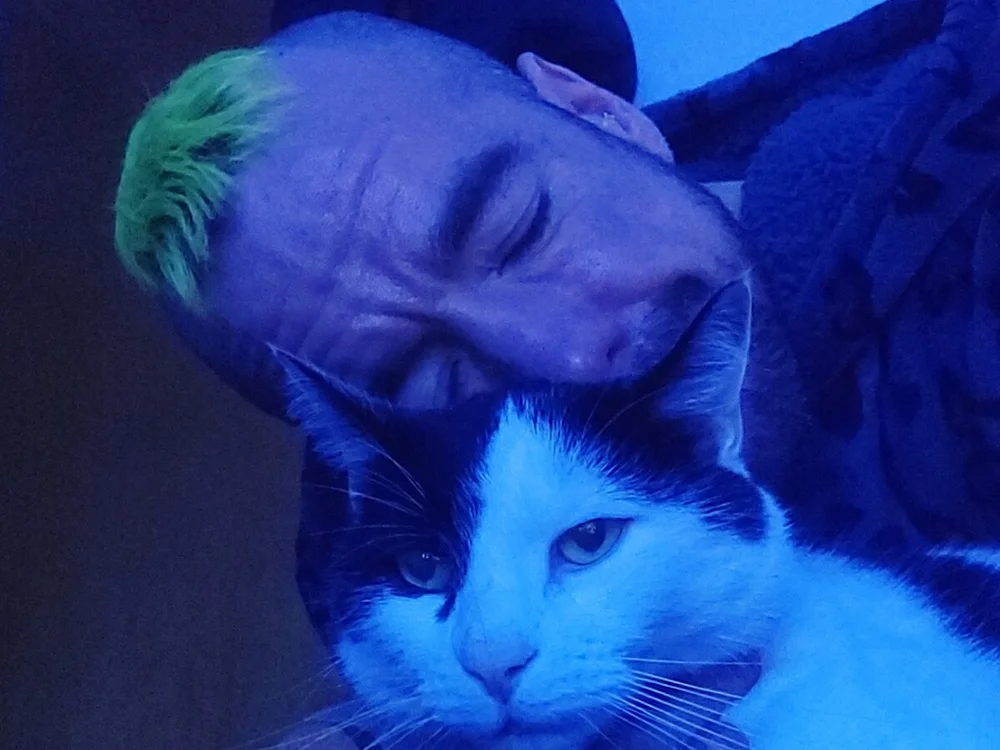 MacDaddy123789's Offline Chat Room