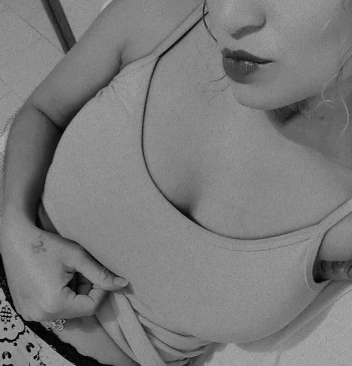 salome_ebony18's Offline XXX Chat