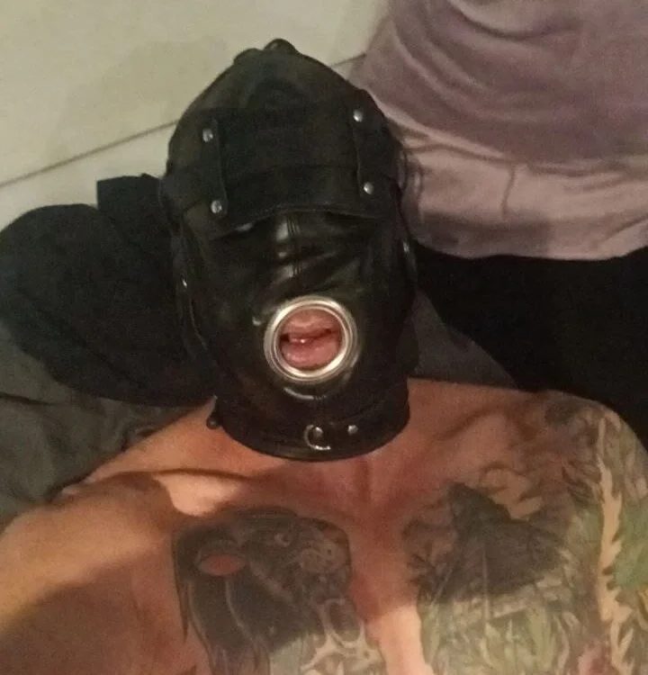 ToYboyBOy69696's Offline Chat Room