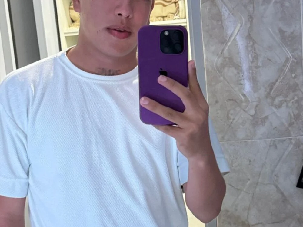 Offline XXX chat modela de_mente