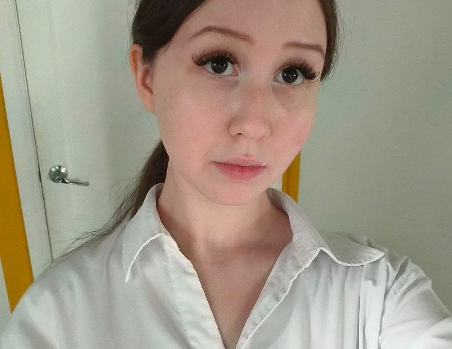 แชท XXX ออฟไลน์ของ MonicaSway