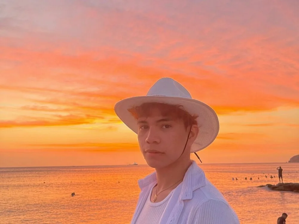 sebas_vexga9704 Offline XXX Chat