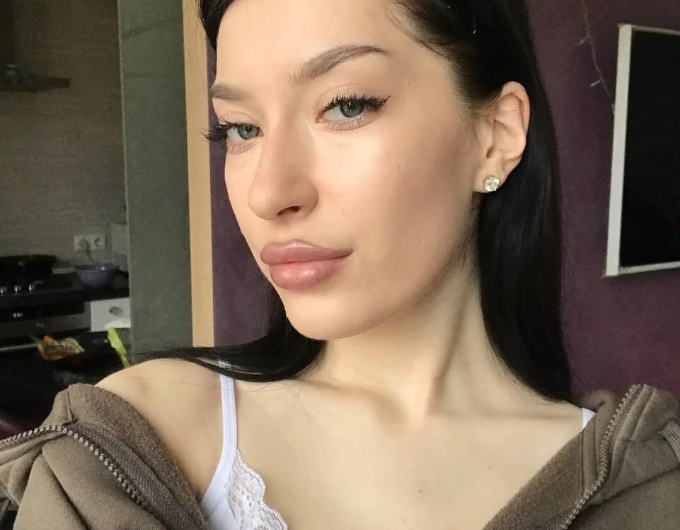 MeghanKlng's Offline XXX Chat