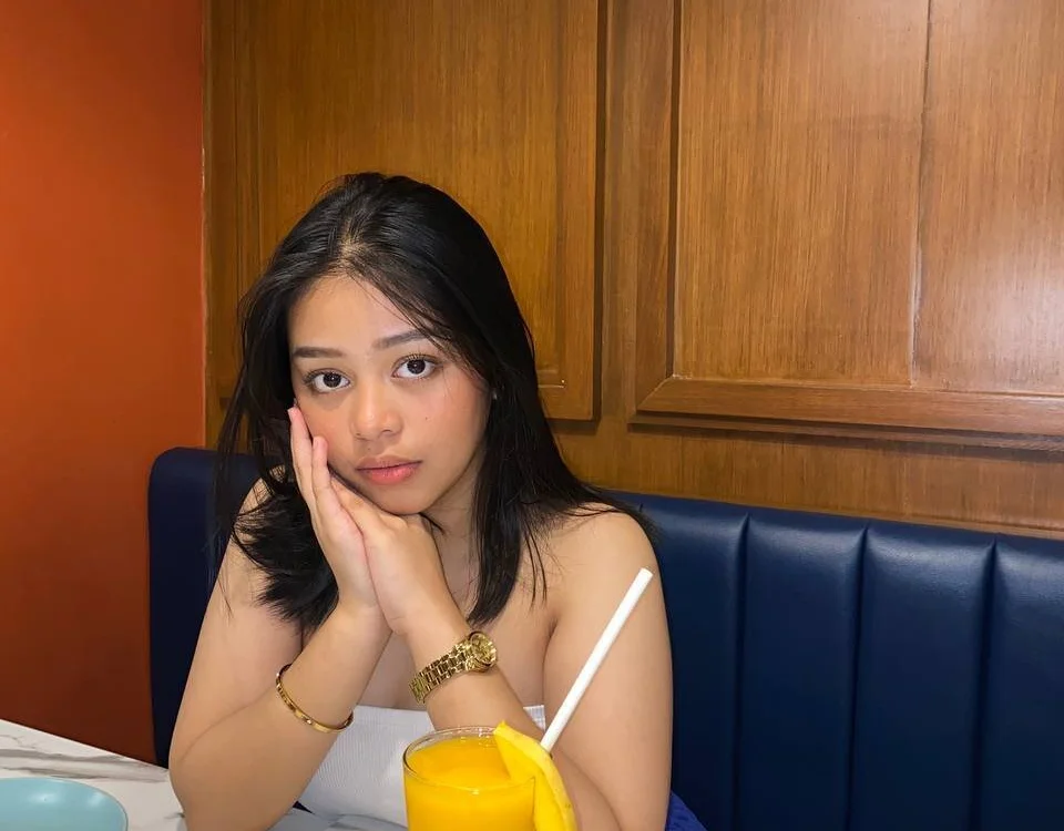 Chat +18 de LinnieTieu ao vivo