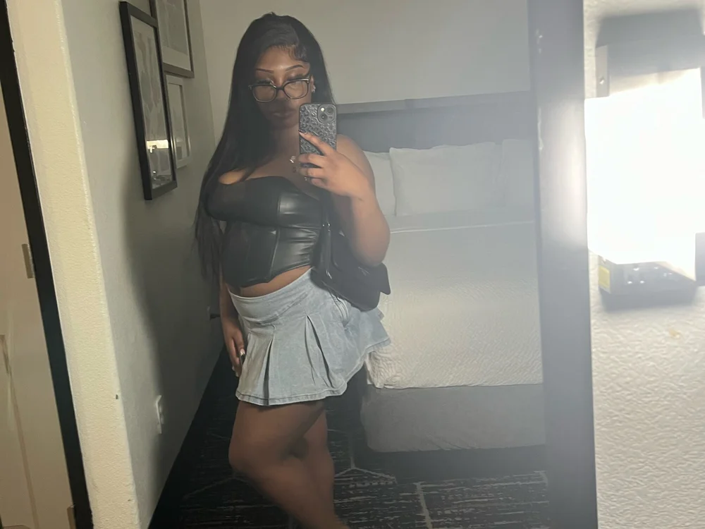 Offline XXX chat TiffanyandNato