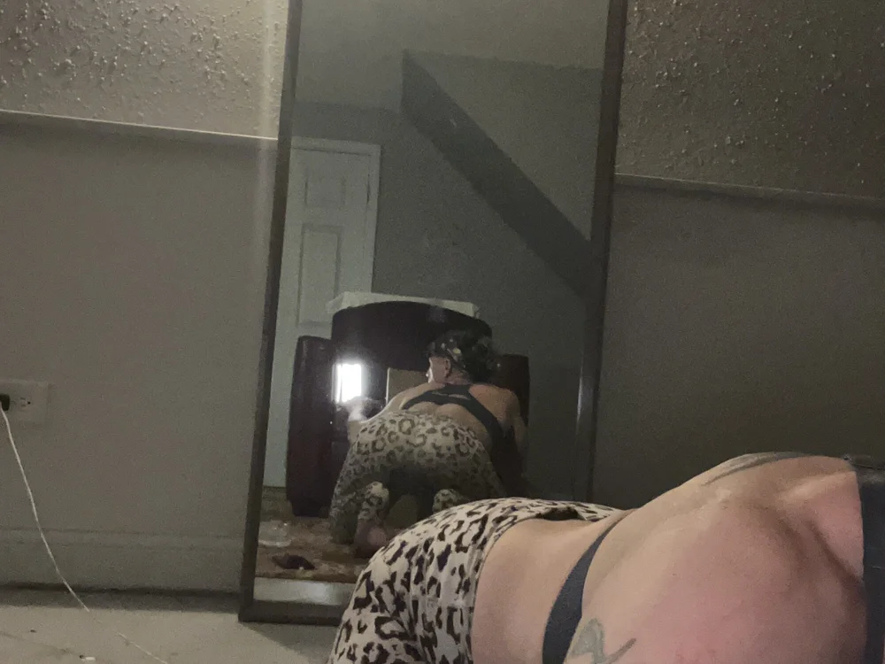 italsissy111's Offline Chat Room