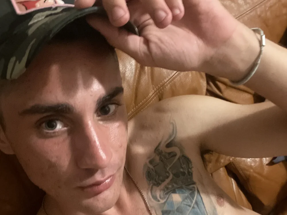 AlexitoTrendy22 offline XXX-chat