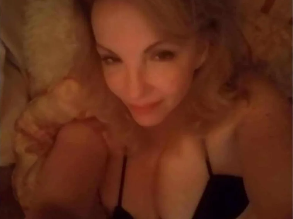 SilverGoddess' Offline Chat Room
