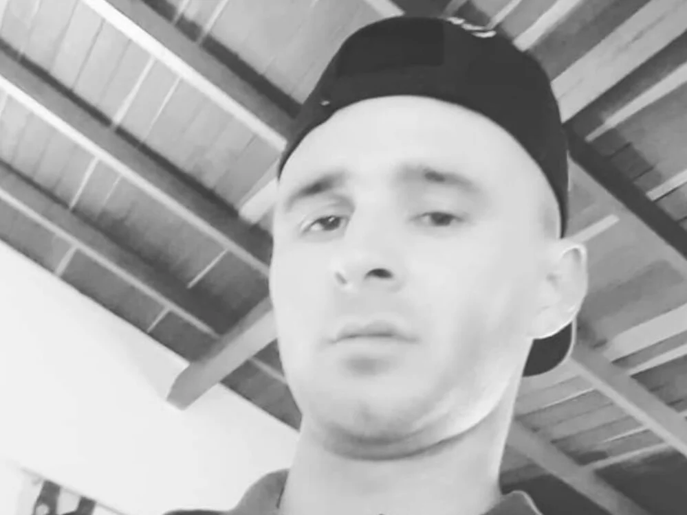 Jamescooperr32's Offline Chat Room
