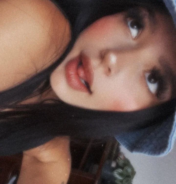 Mia_as_'s Offline XXX Chat