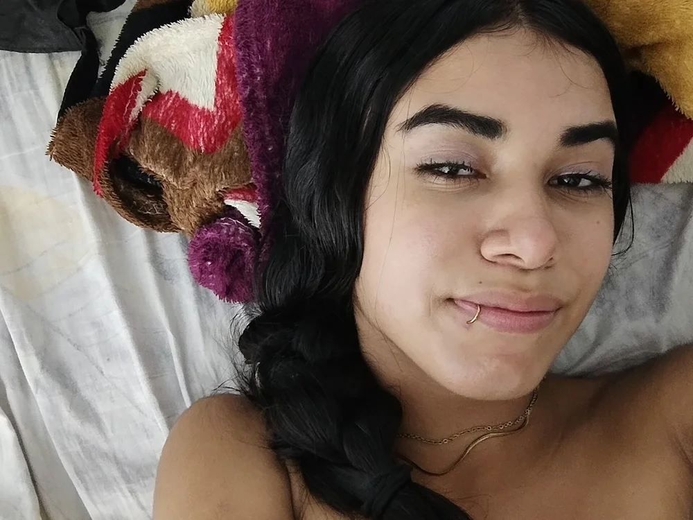 Danna69_ offline chatrum