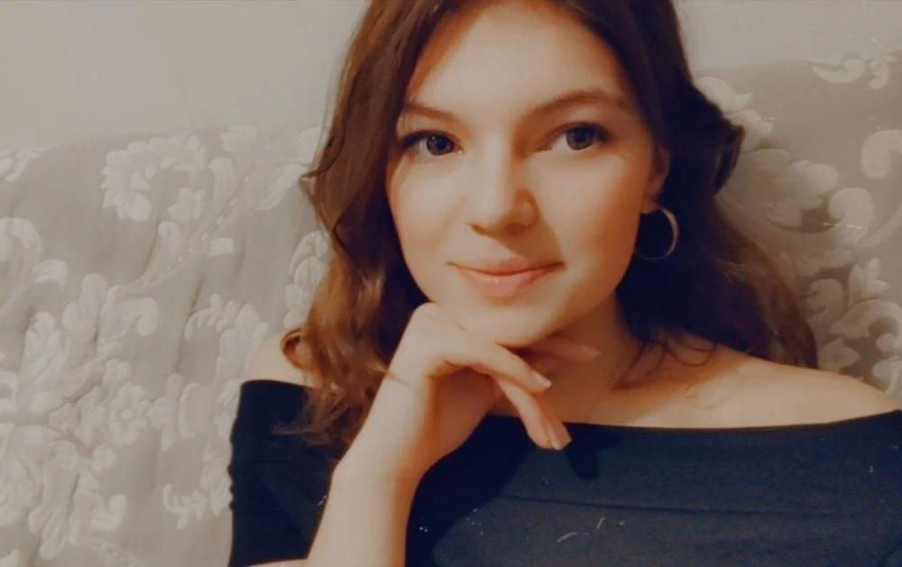Bernadett_'s Offline Chat Room