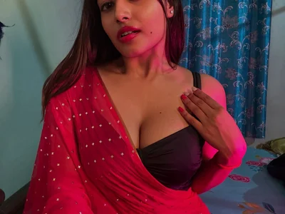 Kirti_Mittal on StripChat