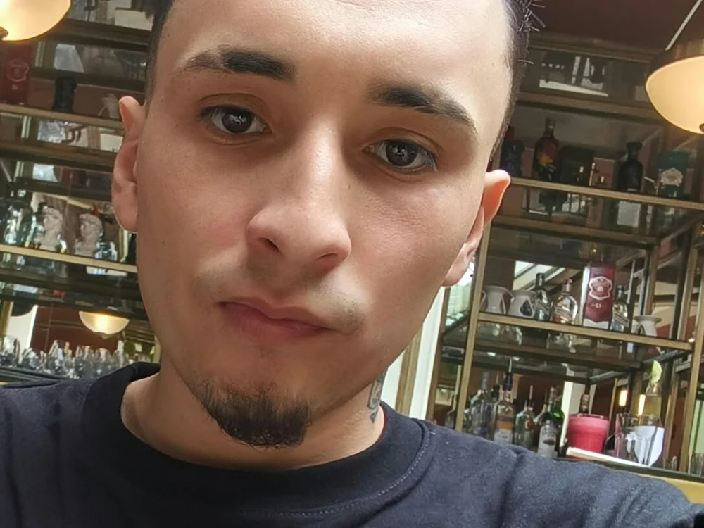 victorRhon's Offline XXX Chat